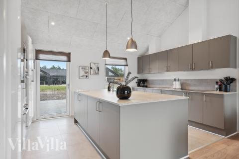 Köket i lyxstuga nr 781 är utrustat så att ni kan laga mat till 26 personer.