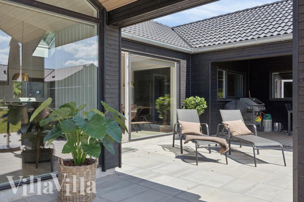 Njut av en grillkväll på terrassen i lyxstuga nr 783 i Tyskland