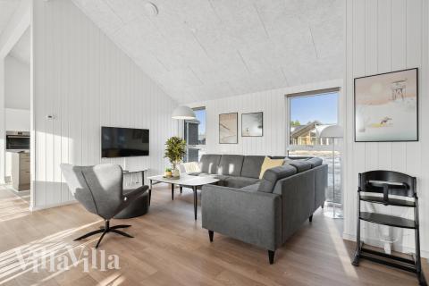 När ni besöker lyxhus nr 782 kan ni mysa tillsammans i sofforna.