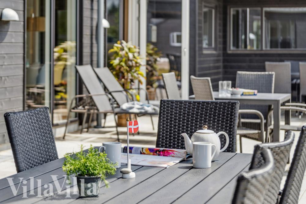 Njut av en grillkväll på terrassen i lyxstuga nr 782 i Tyskland