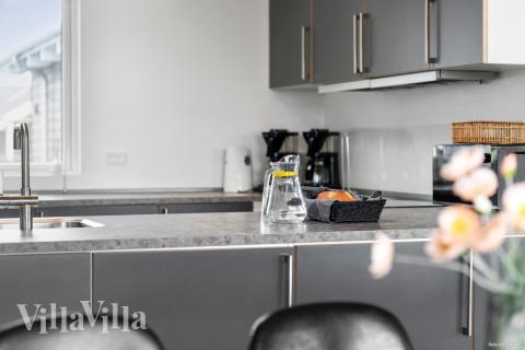 Köket i lyxstuga nr 322 är generöst inrett.