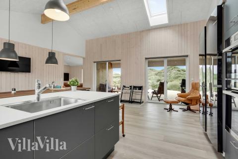 Köket i lyxstuga nr 945 är generöst inrett.