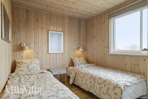 Ett av de 6 utmärkta sovrummen i lyxstuga nr 286 i Sydjylland.