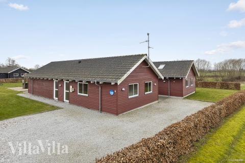 Den tjusiga sommarstugan nr 286 med gott om plats för upp till 16 personer