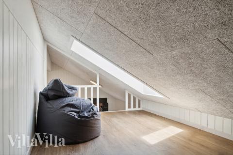 Några av de 14 sovplatserna finns på loftet i lyxstuga nr 904