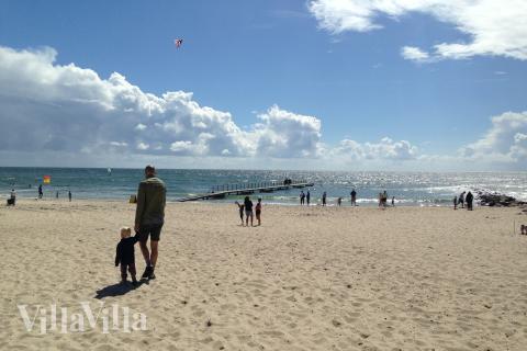 Den vackra stranden i närheten av lyxhus 273 vid Vestjylland.