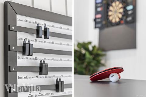 Lyxstuga 822 för 30 personer har ett stort aktivitetsrum med bl.a. biljard och dart