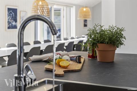 Köket i lyxstuga nr 822 är generöst inrett.