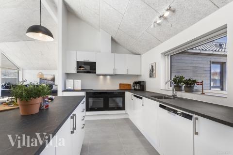 Köket i lyxstuga nr 824 är generöst inrett.