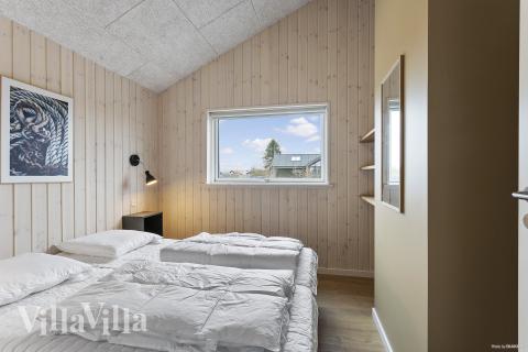 Ett av de 6 utmärkta sovrummen i lyxstuga nr 919 i Fyn och öar.
