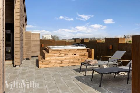 Njut av spabadets värme i lyxstuga nr 917 i Fyn och öar