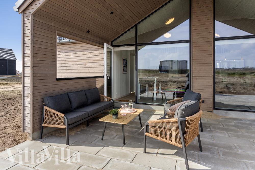 Njut av en grillkväll på terrassen i lyxstuga nr 917 i Fyn och öar