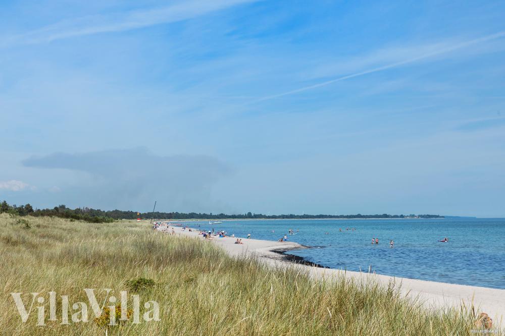 Stranden i närheten av lyxhus 956.