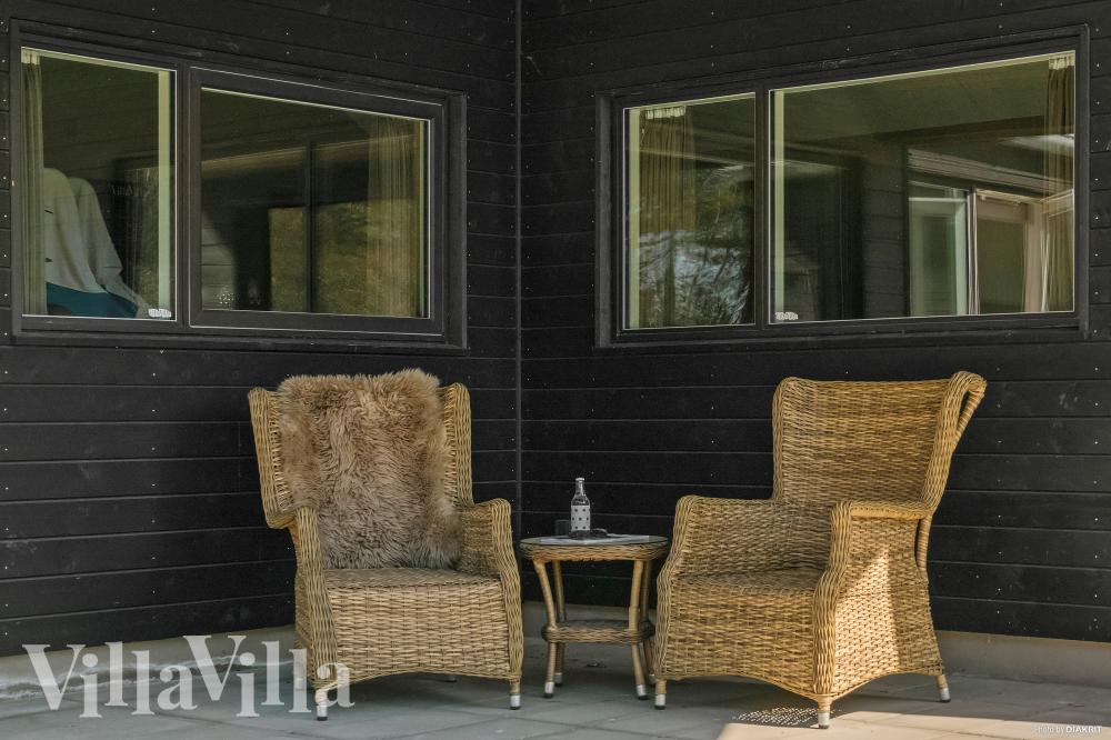 Njut av en grillkväll på terrassen i lyxstuga nr 621 i Bornholm