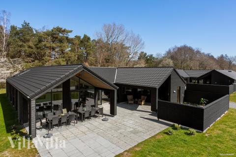 Den tjusiga sommarstugan nr 621 med gott om plats för upp till 16 personer