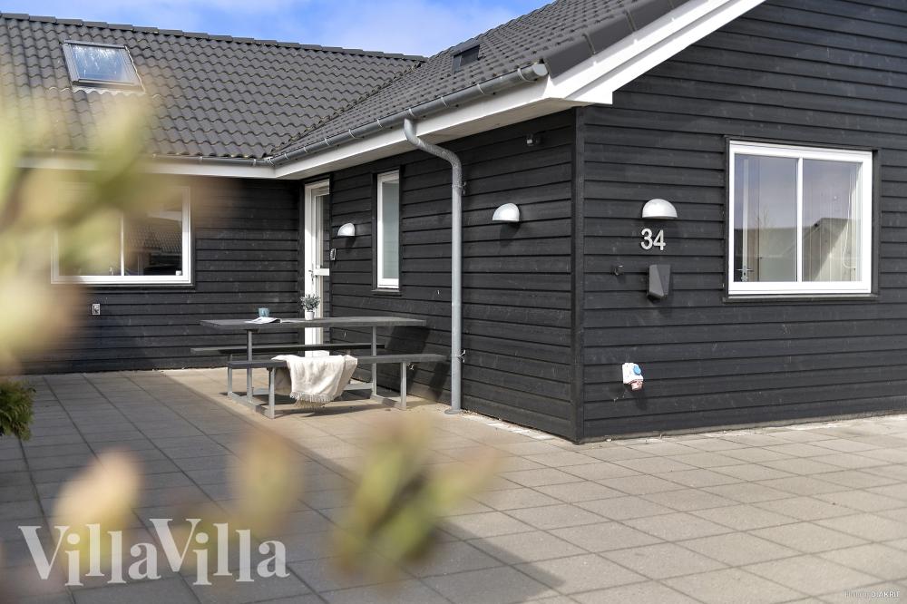 Den tjusiga sommarstugan nr 484 med gott om plats för upp till 18 personer