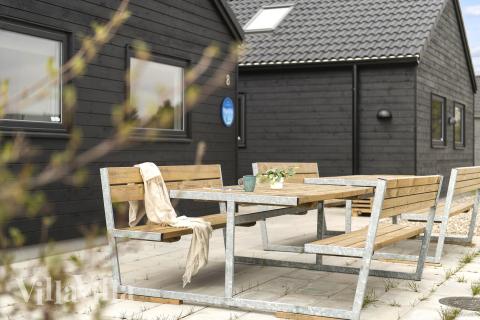 Den tjusiga sommarstugan nr 698 med gott om plats för upp till 14 personer