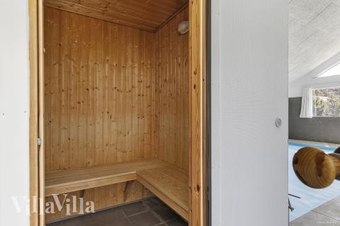 Njut av bastuvärmen i lyxstuga nr 351 för 22 personer