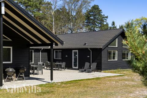 Den tjusiga sommarstugan nr 351 med gott om plats för upp till 22 personer
