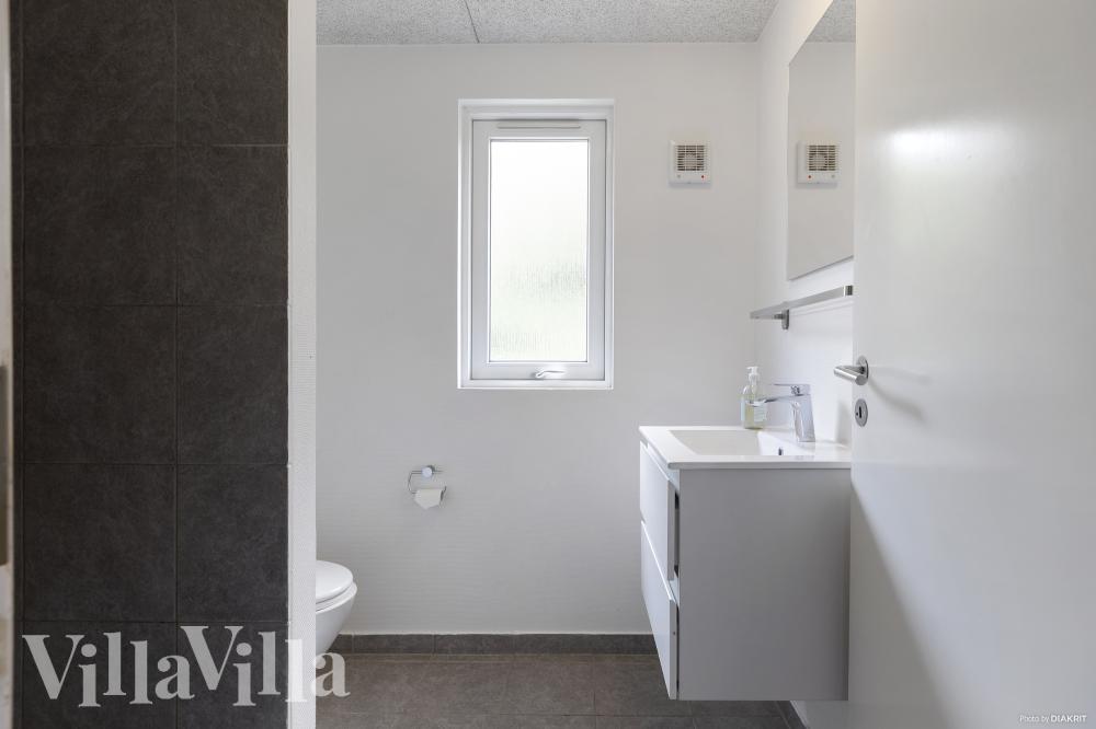 Ett av badrummen i lyxstuga nr 255