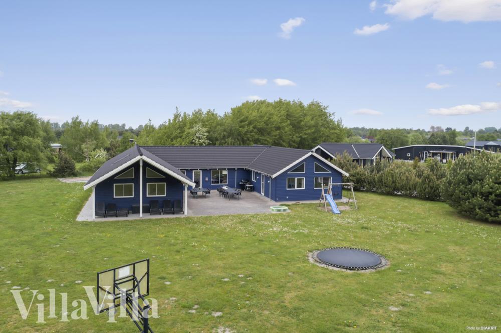 Den tjusiga sommarstugan nr 314 med gott om plats för upp till 20 personer
