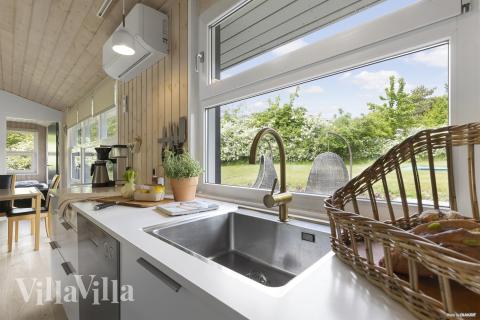 Välinrett kök i lyxstuga nr 964 i Østjylland.