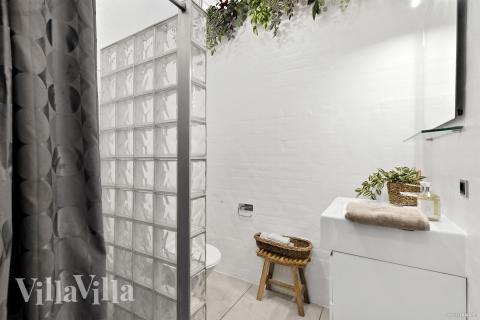 Ett av badrummen i lyxstuga nr 964