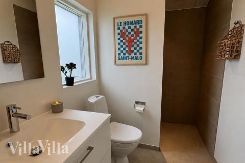 Ett av badrummen i lyxstuga nr 942