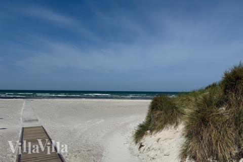 Stranden i närheten av lyxhus 961.