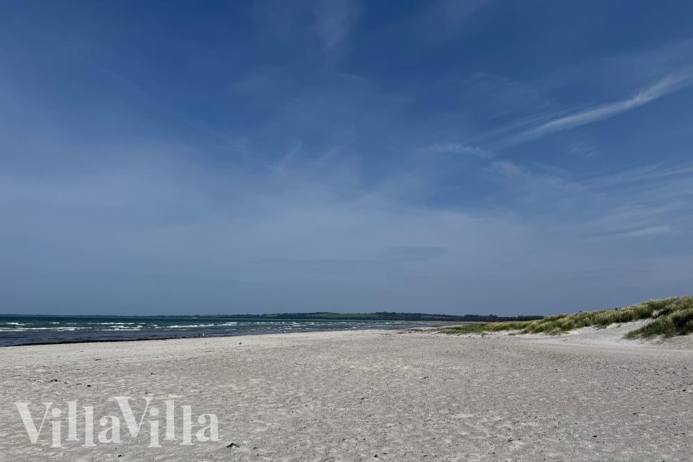 Den vackra stranden i närheten av lyxhus 961 vid Lolland/Falster/Møn.
