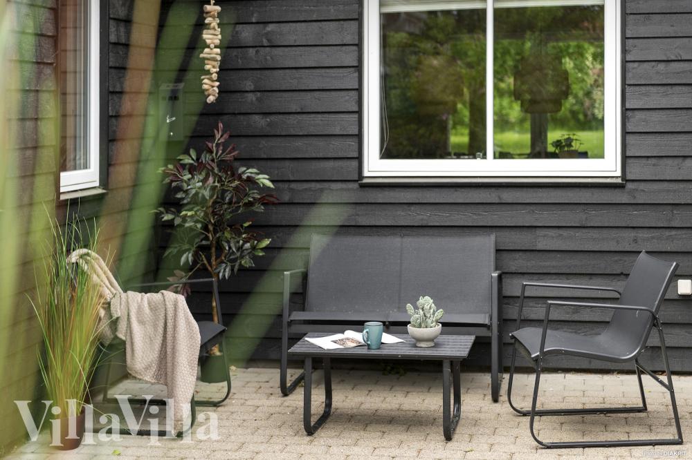Njut av en grillkväll på terrassen i lyxstuga nr 313 i Vestjylland