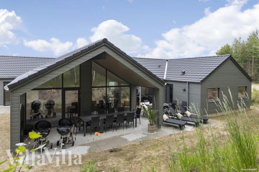 Den tjusiga sommarstugan nr 832 med gott om plats för upp till 18 personer
