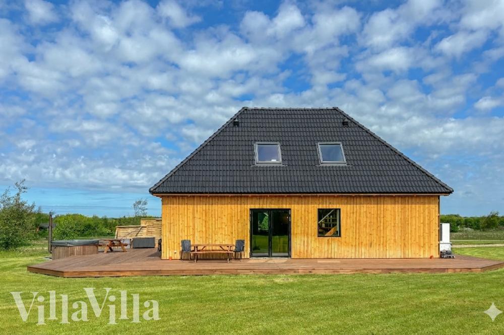 Den flotta lyxstugan nr 981 med gott om plats för upp till 14 personer