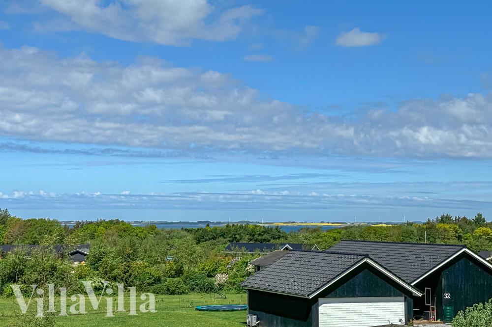 Besök lyxhus 981 i Limfjorden.