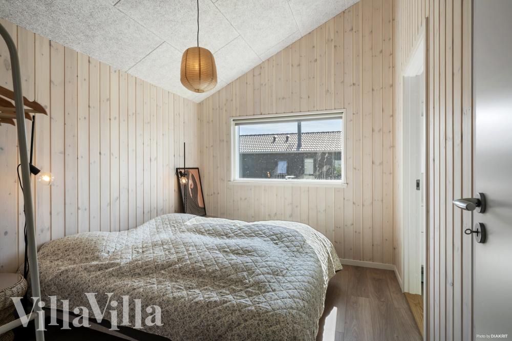 Ett av de 4 utmärkta sovrummen i lyxstuga nr 942 i Fyn och öar.