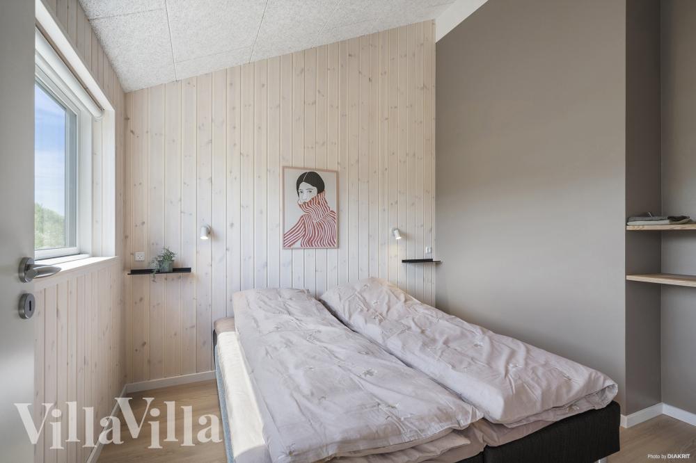 Ett av de 6 utmärkta sovrummen i lyxstuga nr 958 i Fyn och öar.