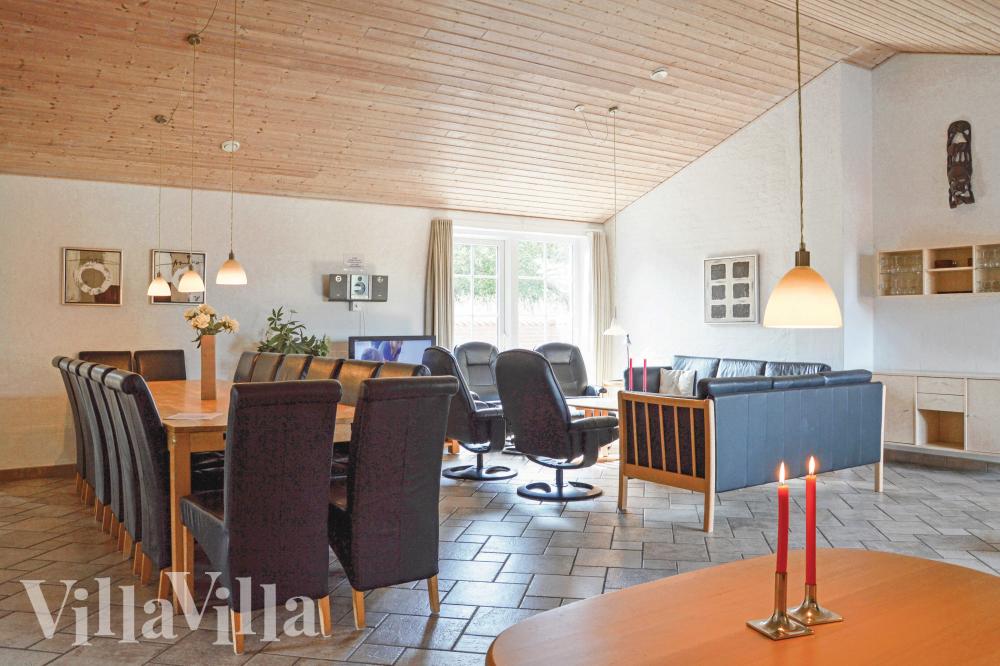 Soffhörnan i lyxstuga 989 i Vestjylland.