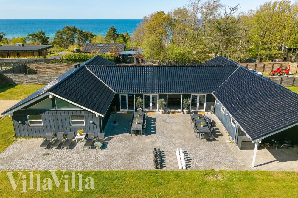 Den tjusiga sommarstugan nr 991 med gott om plats för upp till 30 personer