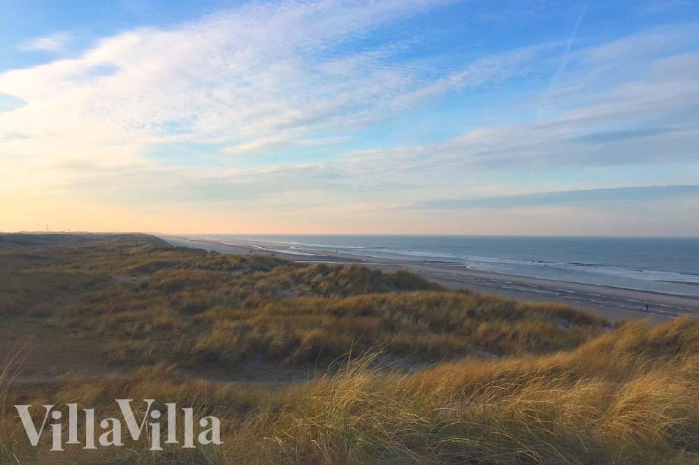 Den vackra stranden i närheten av lyxhus 283 vid Vestjylland.