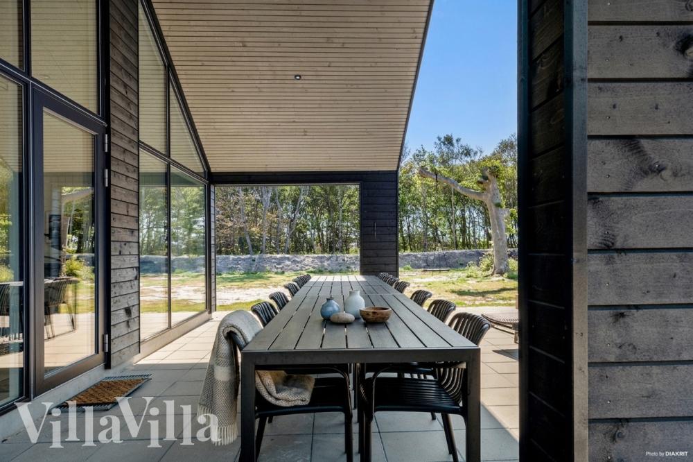 Njut av en grillkväll på terrassen i lyxstuga nr 918 i Vestjylland