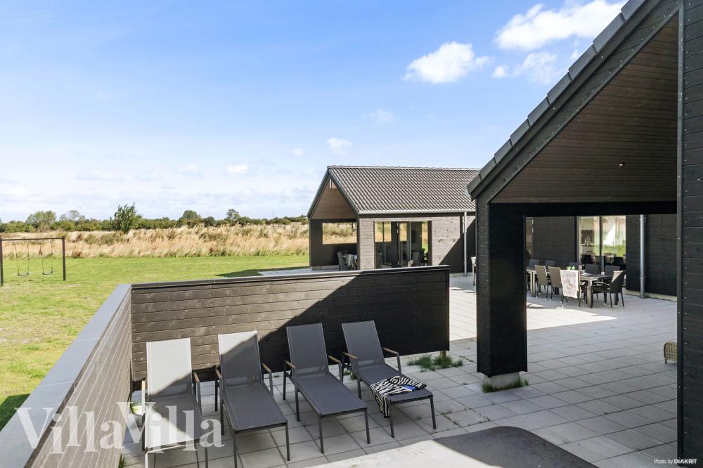 På terrassen i sommarhus nr 914 finns det plats för upp till 30 gäster.