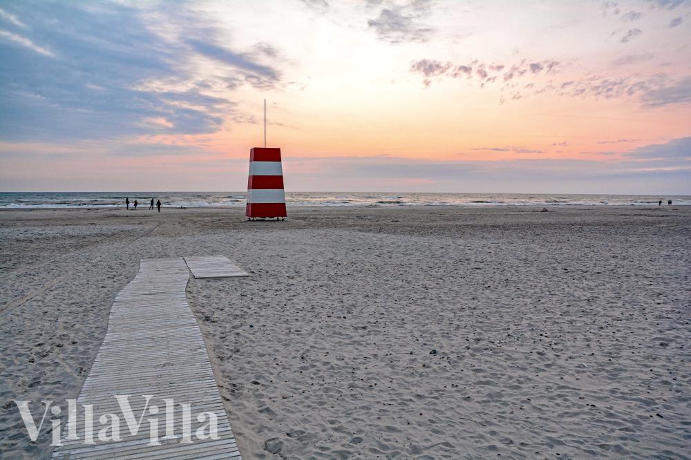Den vackra stranden i närheten av lyxhus 1007 vid Vestjylland.