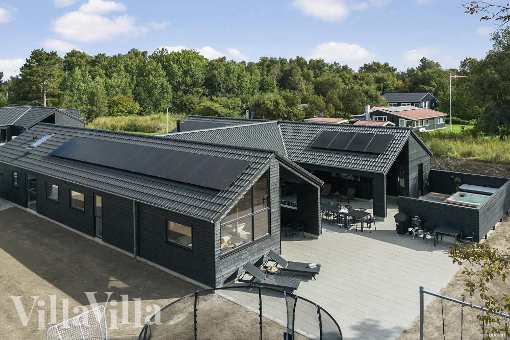 Den tjusiga sommarstugan nr 960 med gott om plats för upp till 18 personer